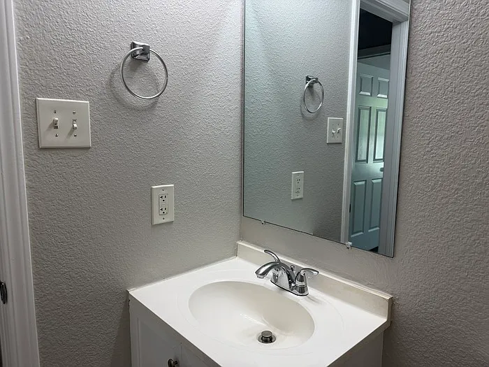 4934 Kildare Ave — Photo 8