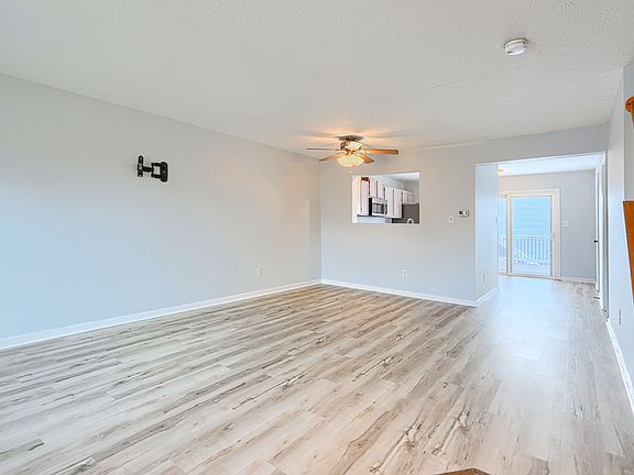 2nd image of 3907 Cutty Sark Rd