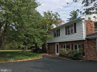 1521 Crowell Rd, Vienna, VA 22182