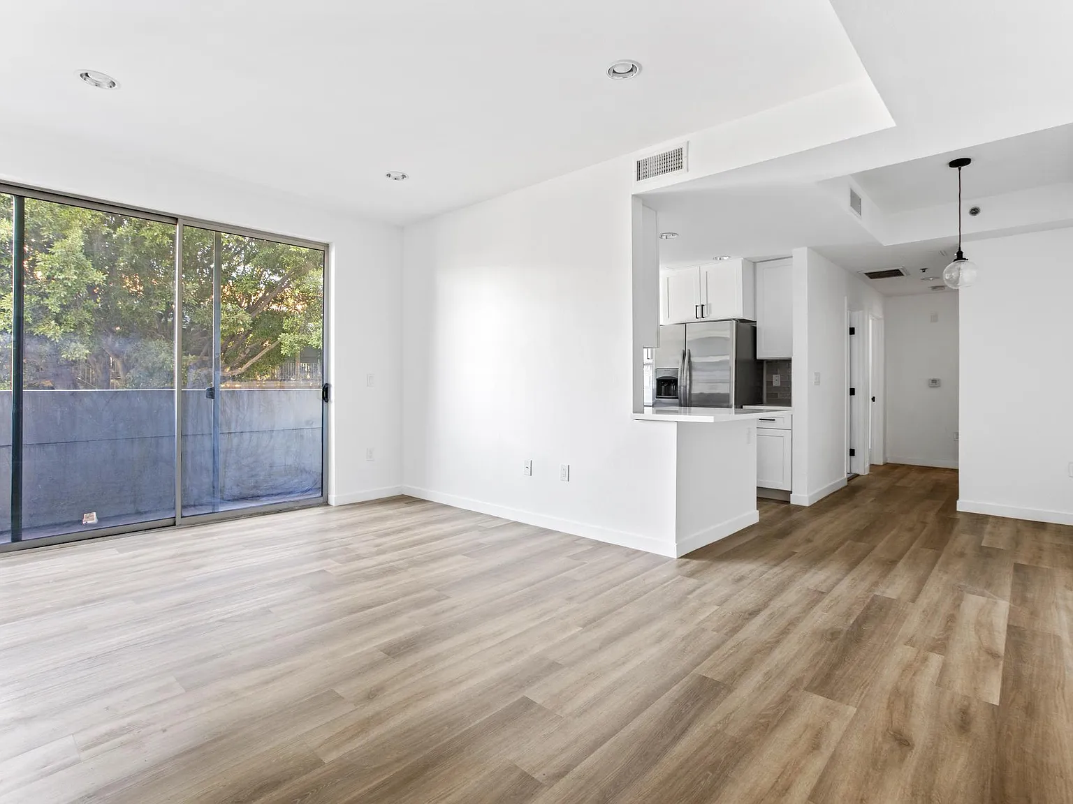 900 S Harvard Blvd — Photo 3