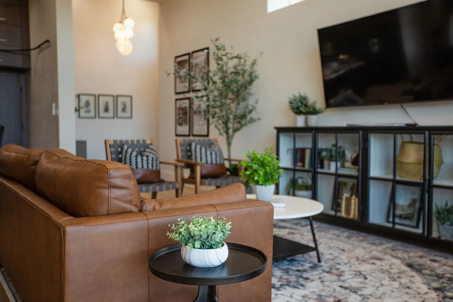 5 bed, 3.0 bath, 4413 sqft, $12,644 — Photo 1