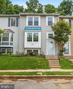 942 Gaming Sq, Hampstead, MD, 21074