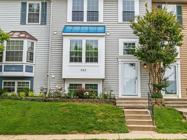 942 Gaming Sq, Hampstead, MD 21074