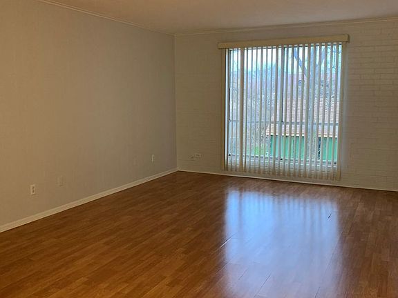 3rd image of 1400 N Austin St #4400947