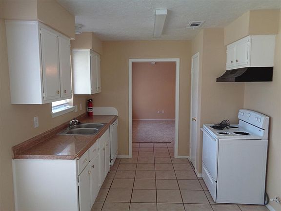 4th image of 7810 Bunker Wood Ln