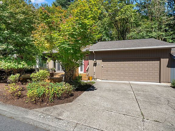 2nd image of 12 Mountain Cir