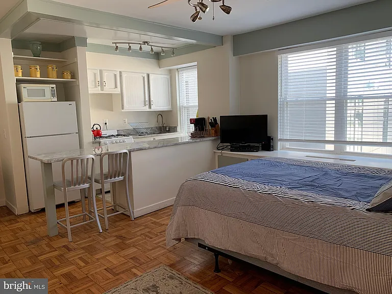 2130 N St NW #405 — Photo 17