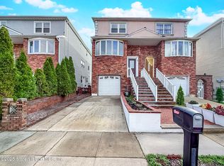 43 Cherrywood Ct, Staten Island, NY
