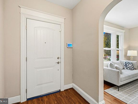 5th image of 1526 Spring Pl NW