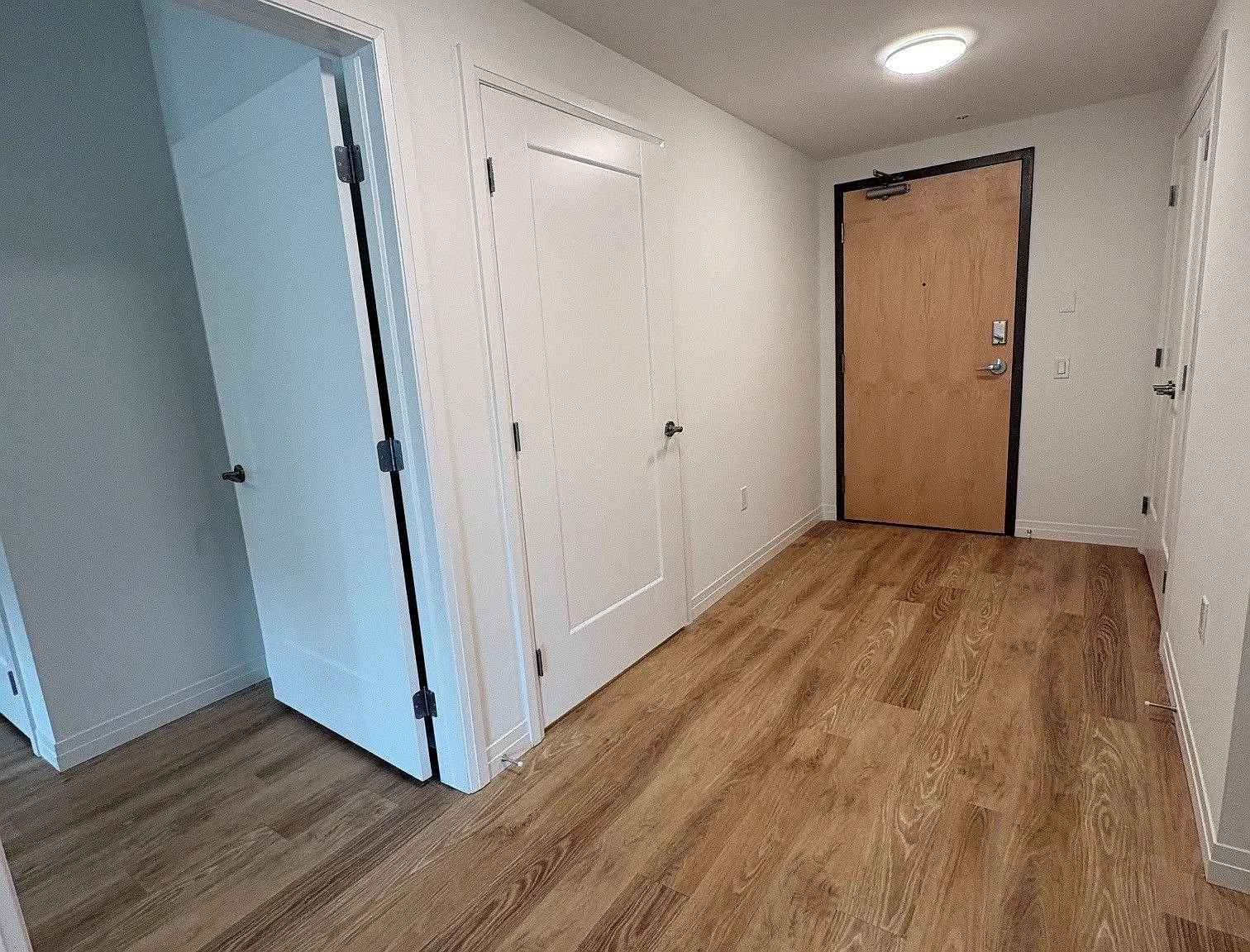 2 bed, $2,220 — Photo 4