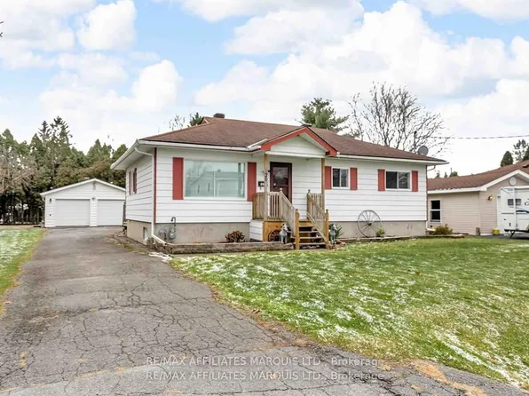 120 Fortier St, Cornwall, ON K6J 5L8