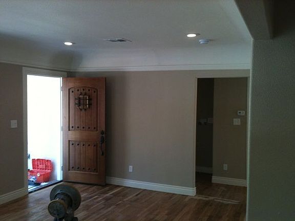 5th image of 1467 N El Molino Ave