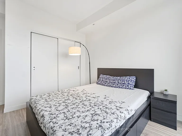 128 King St N #1003 — Photo 22