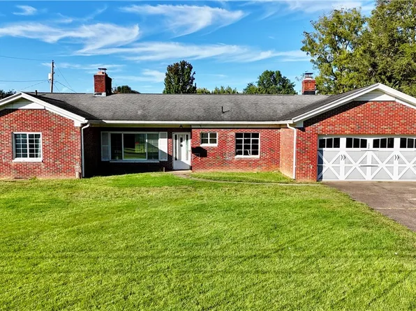 133 E 5th St, Williamstown, WV 26187
