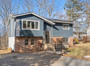 12 Hobart Trl, Hopatcong Boro, NJ 07843