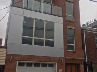 23 Downing St, Newark, NJ 07105