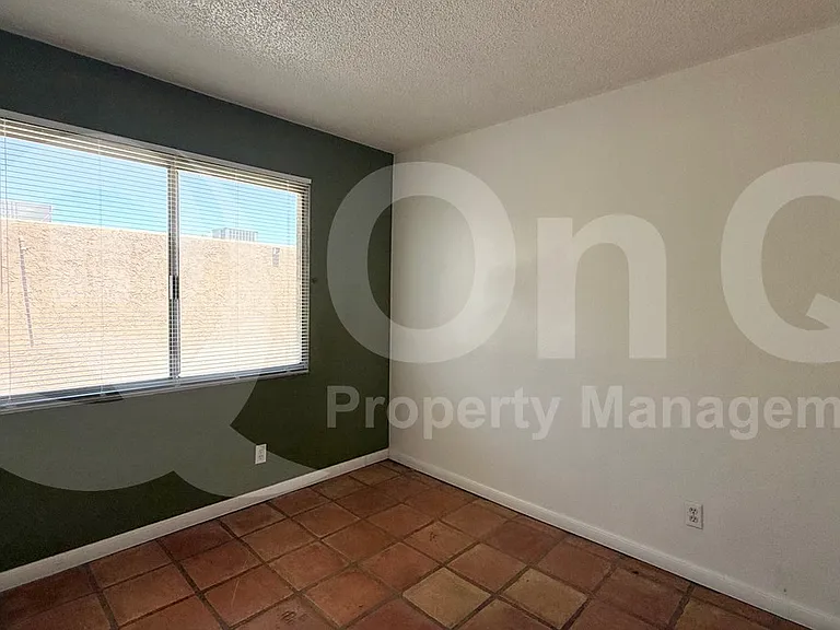 4604 E Riverside St — Photo 10