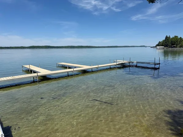 8923 SE Torch Lake Dr, Alden, MI 49612
