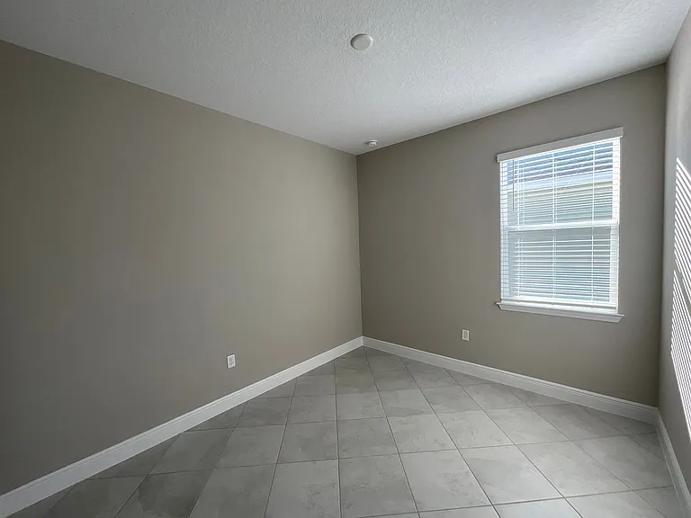 7727 SW 57th Pl — Photo 12
