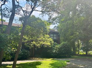 34 Warner Rd, Huntington, NY 11743