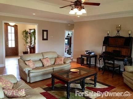 5th image of 42 Saint Amber Dr