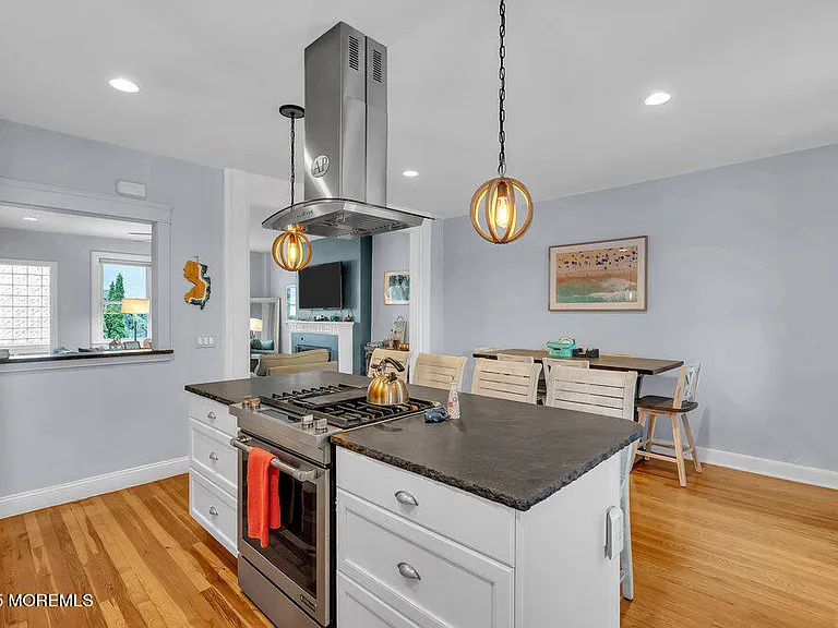 8 Deal Lake Ct — Photo 4