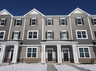 4151 Chelsea Manor Cir, Aurora, IL 60504