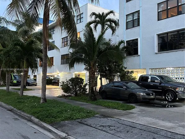 3702 NE 171st St APT 14, North Miami Beach, FL 33160