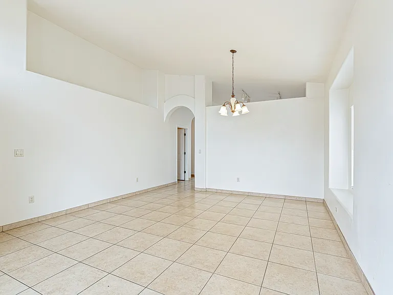 345 E Camino Del Abeto — Photo 10