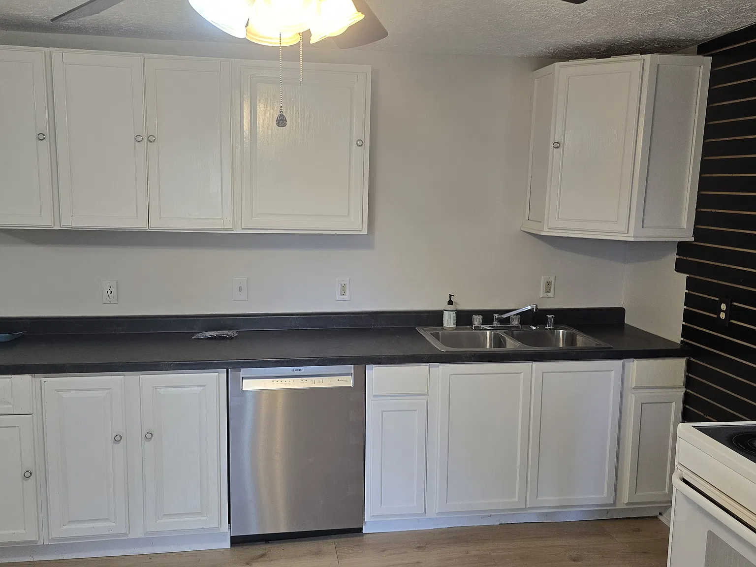 2 bed, 1250 sqft, $1,210 — Photo 3