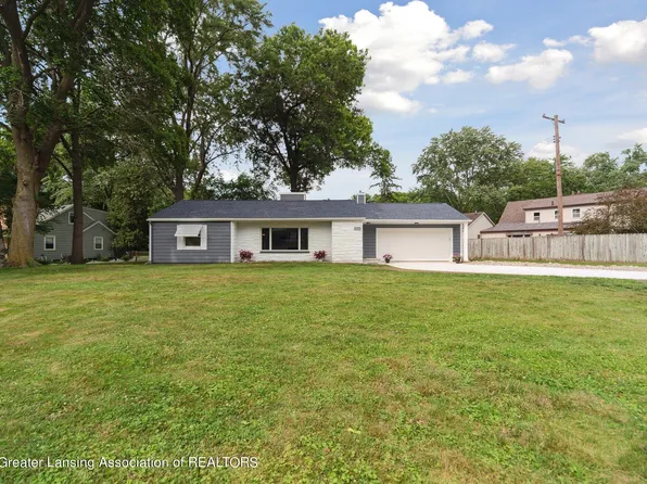 2176 Iroquois Rd, Okemos, MI 48864
