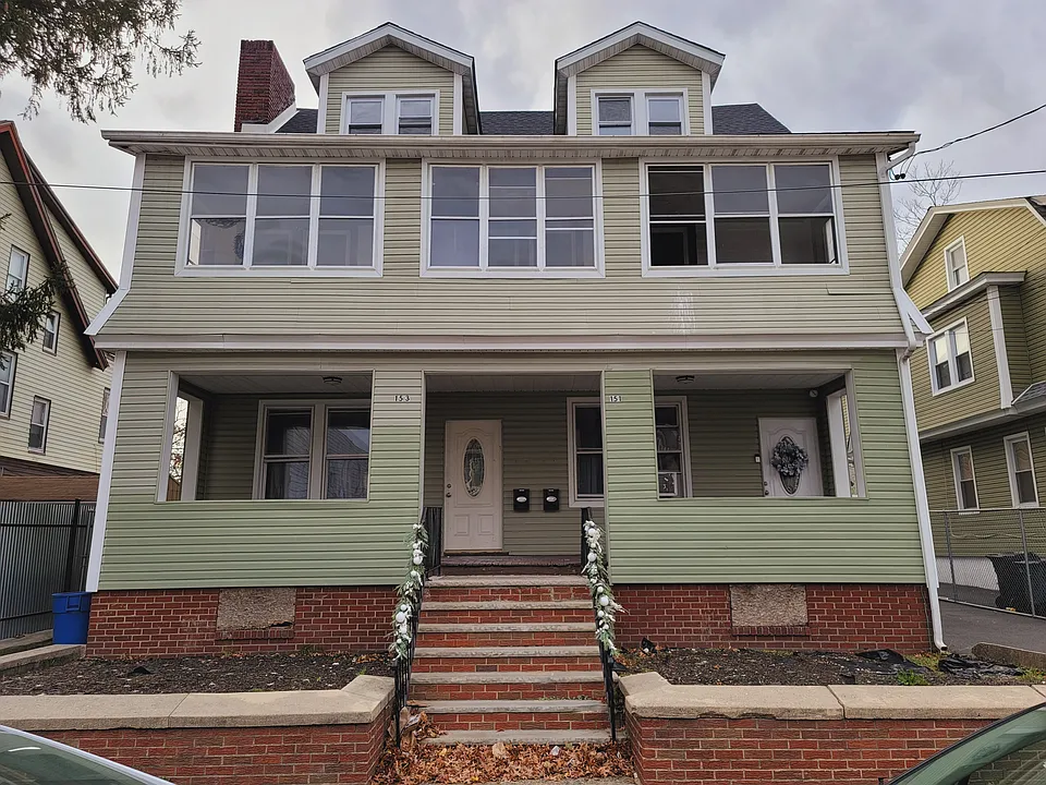 153 Isabella Ave #2
