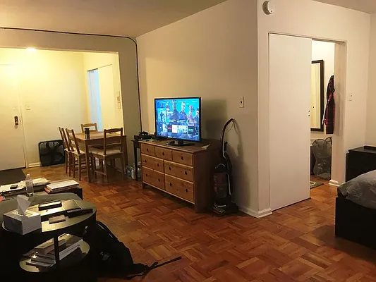 Rented by Prime Realty | media 18