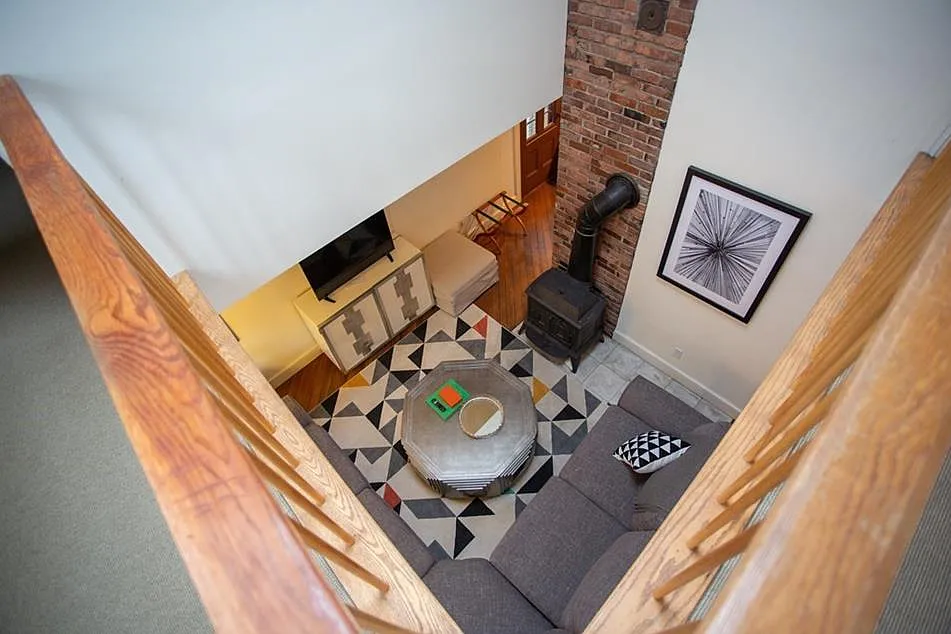 2 bed, 1400 sqft, $4,300 — Photo 2
