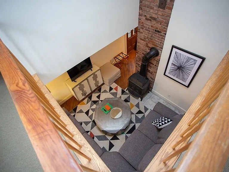 20 Ellwood St — Photo 2