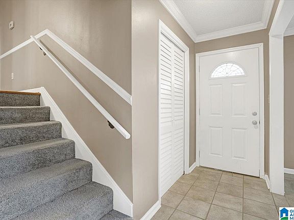 4th image of 4671 Wooddale Ln