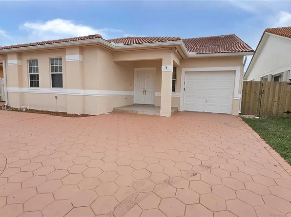 9002 NW 146th Ter, Miami Lakes, FL 33018