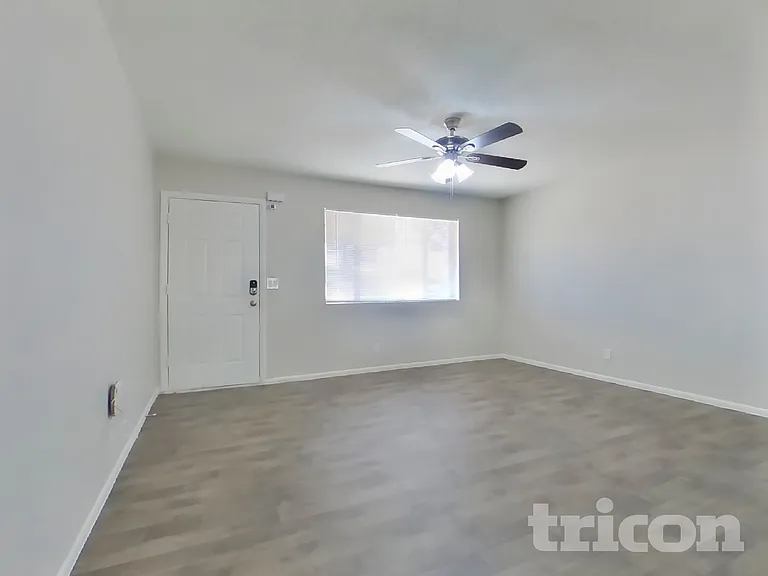 1626 W Pepper Pl — Photo 4