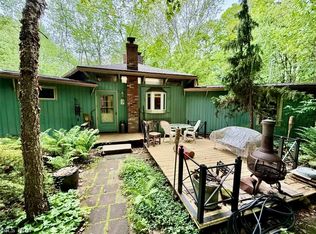 9090 Peasley Rd, Amherst, OH 44001