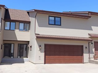 2968 Ontario Ln, Bismarck, ND 58503