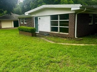 927 Mockingbird Ln, Nacogdoches, TX 75964