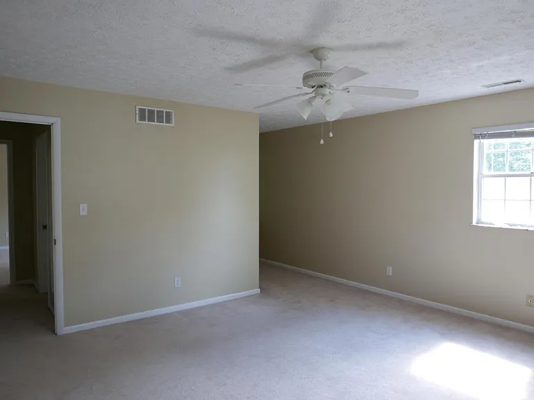 8 Bates Dr — Photo 7