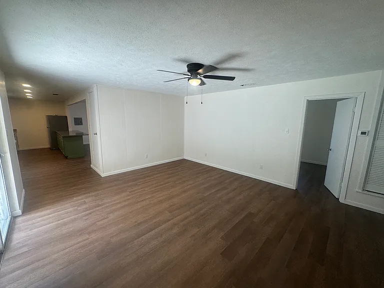 5637 Comer Dr — Photo 14