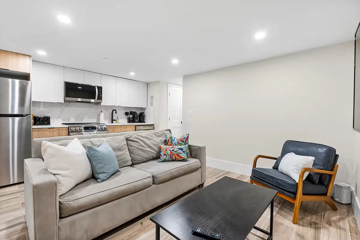 2 bed, 1000 sqft, $2,800 — Photo 3