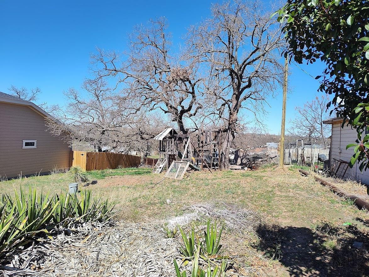 172 Packsaddle Trl, Kingsland, TX 78639 Zillow