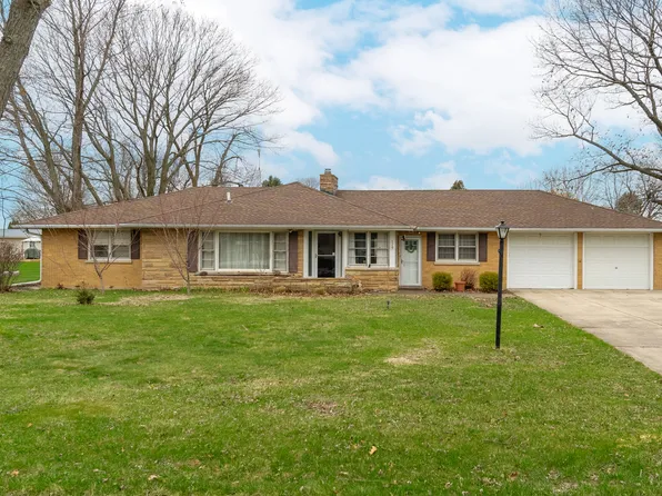 520 N Green St, Somonauk, IL 60552