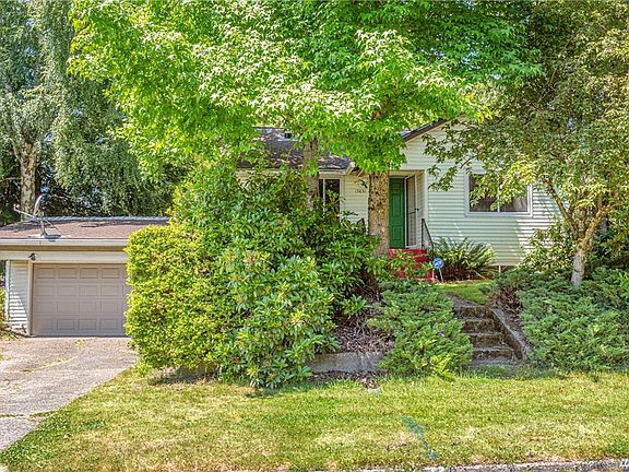 3rd image of 15831 6th Ave NE