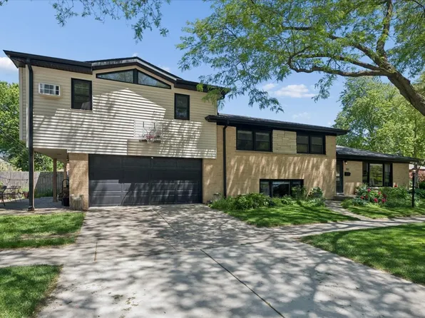 701 Laporte Ave, Wilmette, IL 60091