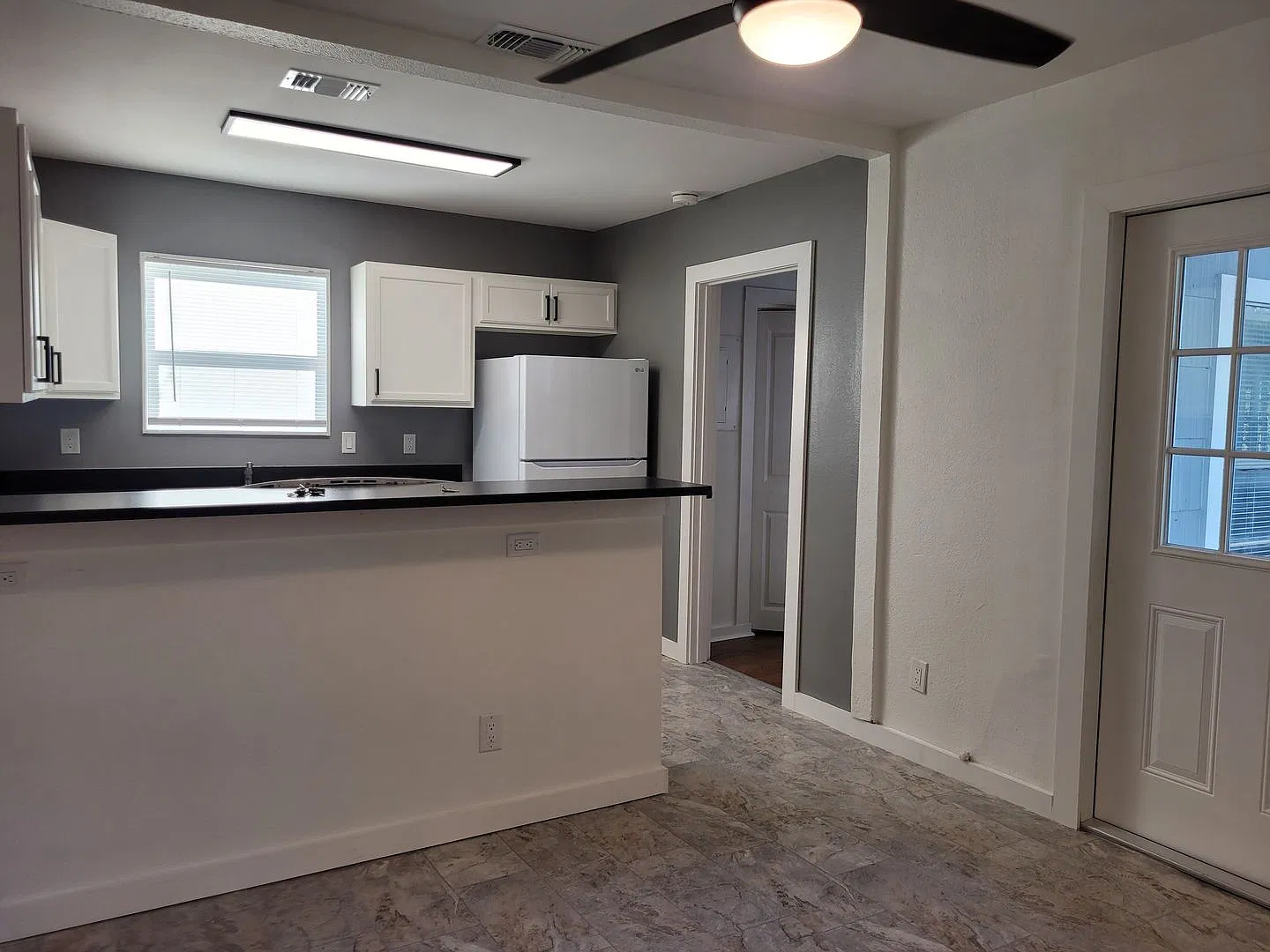 Charming 3-Bedroom Home with Spacious Backyard & Large Carport in Denver Heights! — Photo 3