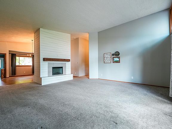 4th image of 1844 N Chelsea Dr